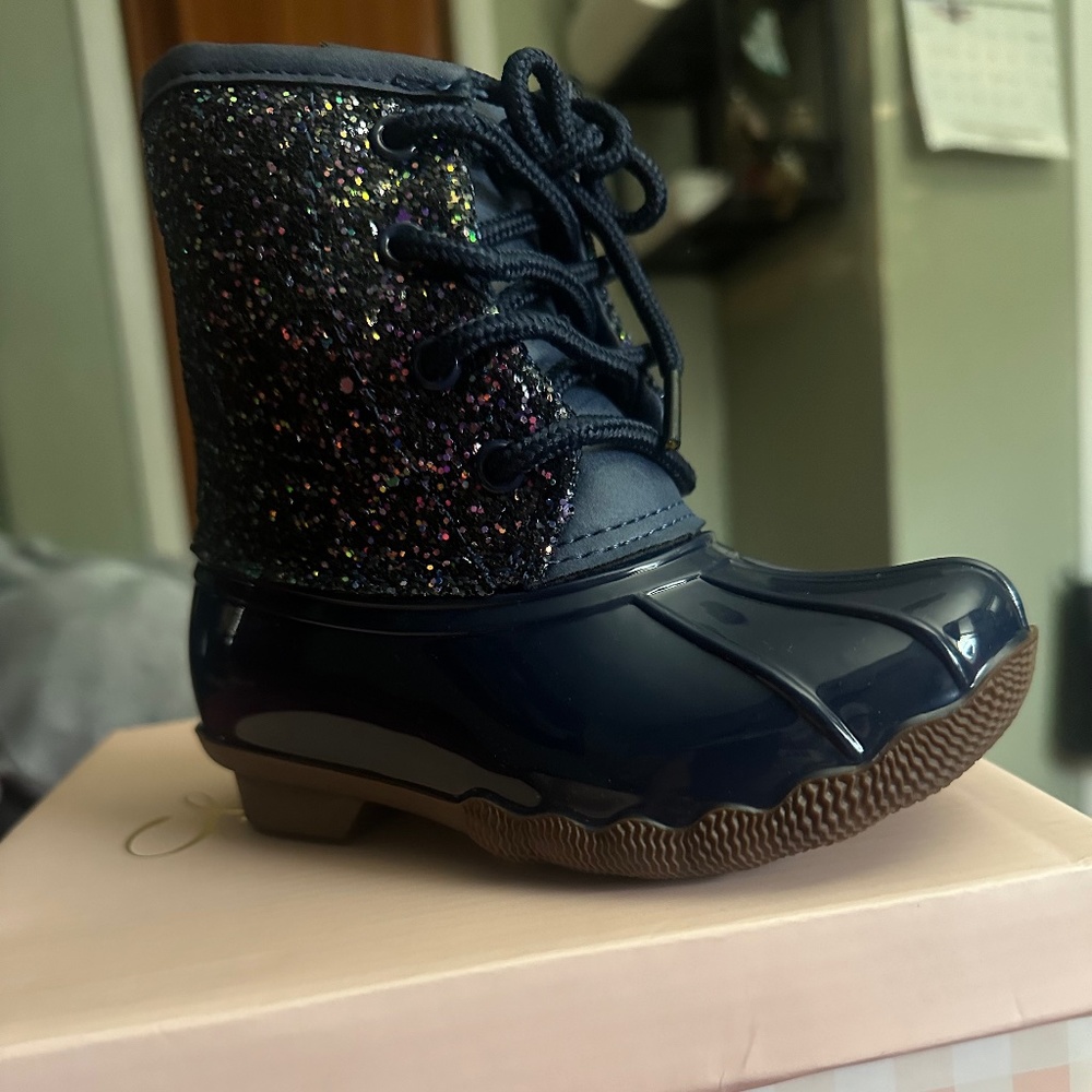 Duck boots